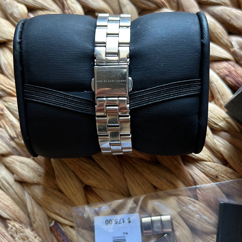 Marc By Marc Jacobs Women's Mbm3217 Analog Displa… - image 6